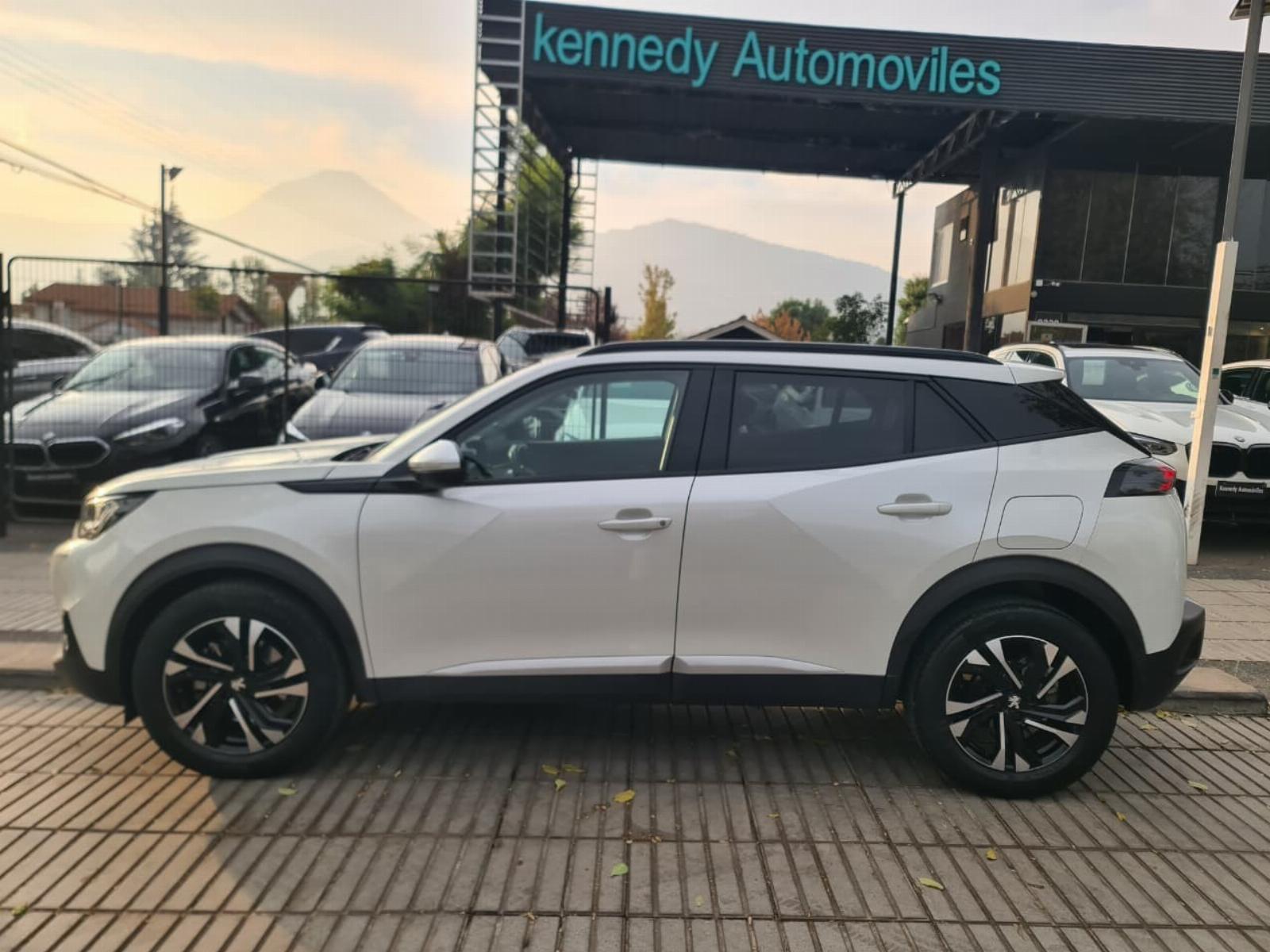Peugeot 2008 1.5 BlueHDI 130 HP Auto Allure Pack 2022 - Foto 2 de 10