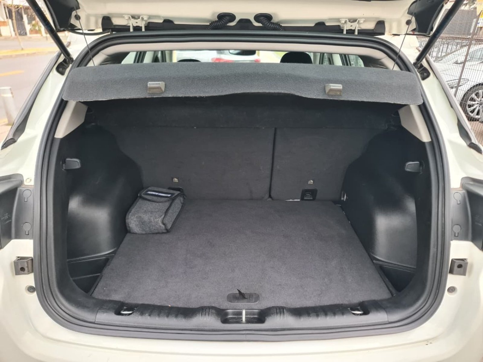 JEEP COMPASS 2.4 Auto Sport LX 2020 - Imagen 9 de 10