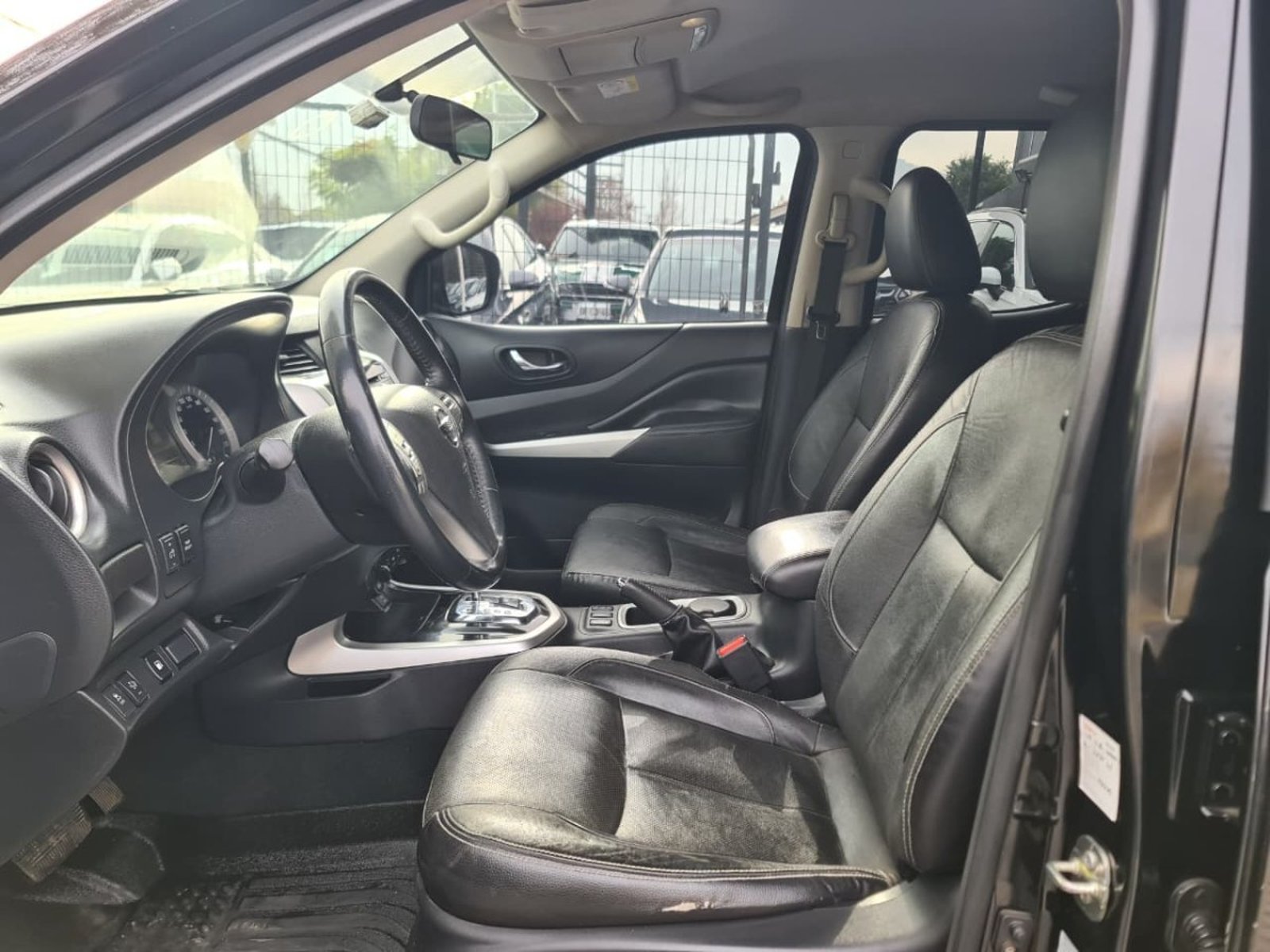 Nissan NP300 2.3 DSL Auto LE 4WD 2019 - Imagen 9 de 10