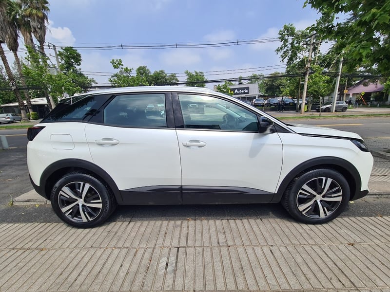 Peugeot 3008 1.2 ACTIVE PACK PURETECH 130 4X2 MT6 5P. 2023 - Imagen 7 de 10