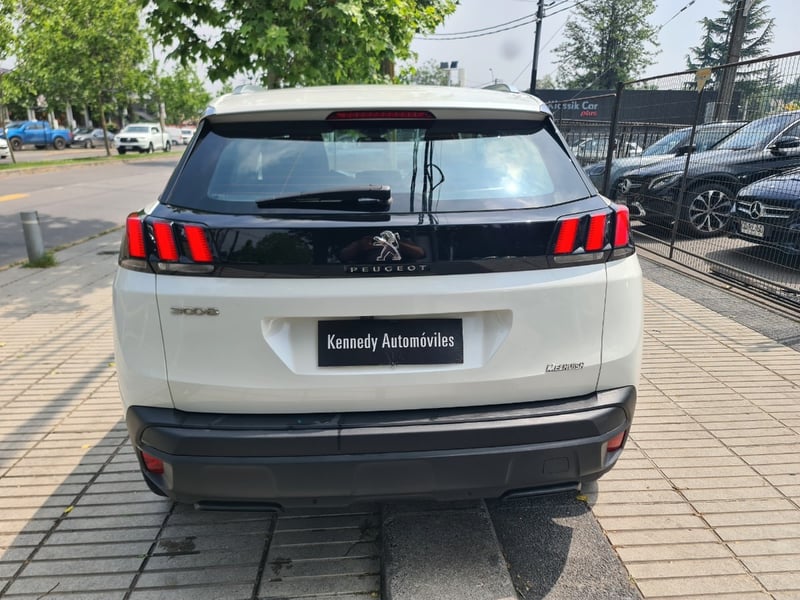 Peugeot 3008 1.2 ACTIVE PACK PURETECH 130 4X2 MT6 5P. 2023 - Imagen 9 de 10