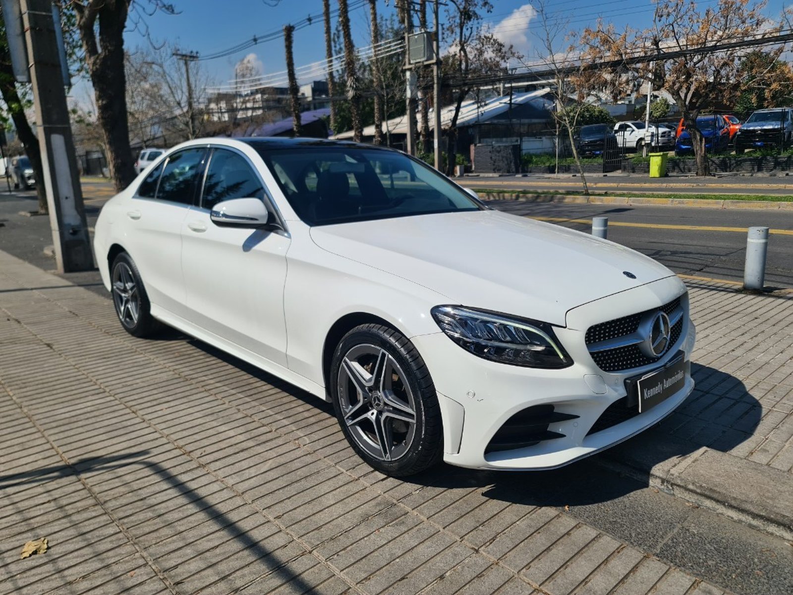 Mercedes-Benz C200 2.0 4X2 AT 4P. 2019 - Foto 2 de 10