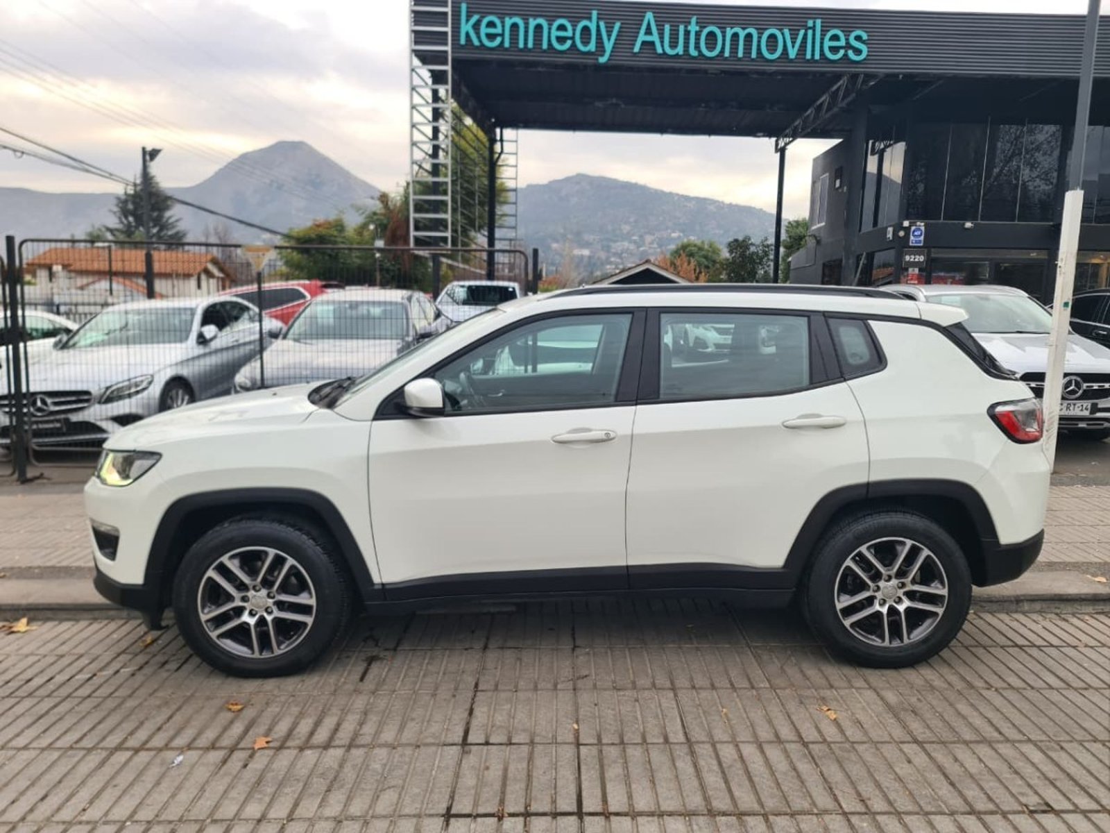 JEEP COMPASS 2.4 Auto Sport LX 2020 - Imagen 6 de 10