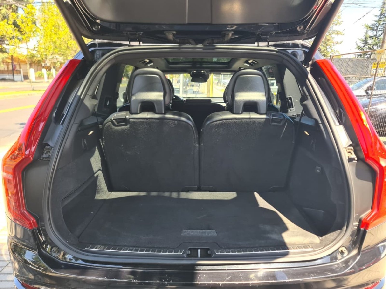 VOLVO XC90 2.0 T6 R-Design Auto 4WD 2018 - Imagen 9 de 10