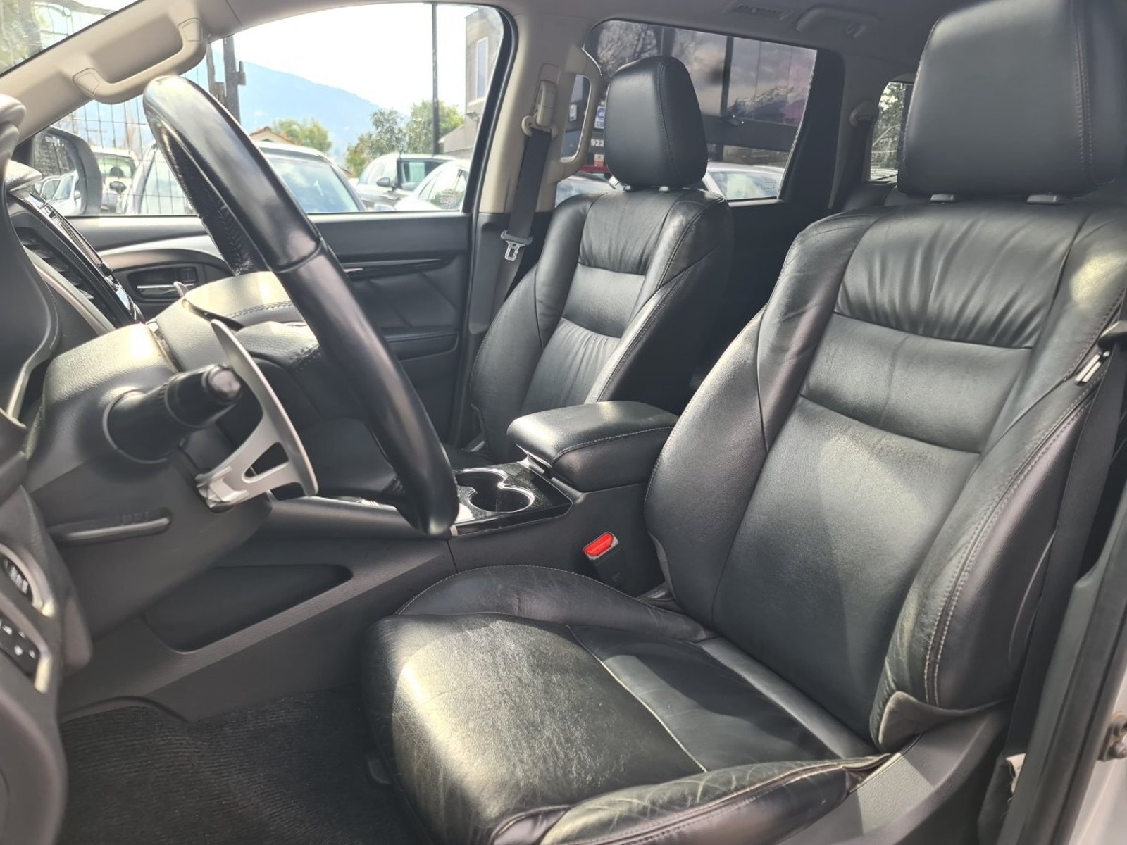 Mitsubishi MONTERO SPORT 3.0 LIMITED 4X4 AT 5P. 2019 - Imagen 9 de 10