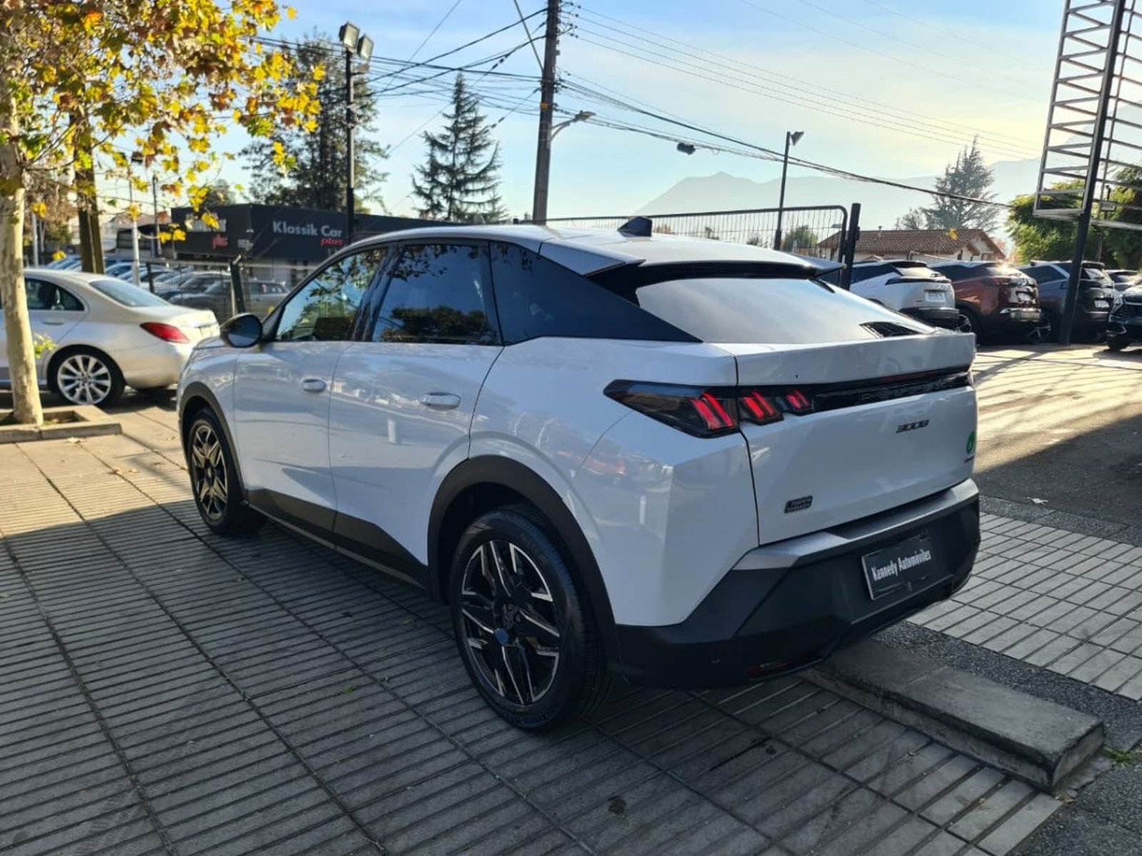 PEUGEOT 3008 1.2 MHEV 136 Premier eDCT6 2025 - Imagen 6 de 9