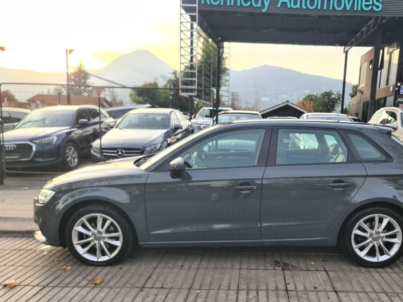 Audi A3 1.4 SPORTBACK 4X2 S-TRONIC 35 HB AT 5P. 2019 - Imagen 9 de 10