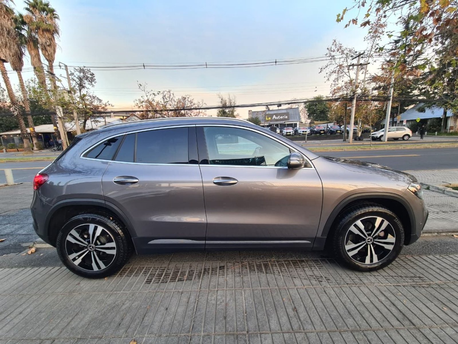 MERCEDES-BENZ GLA 200 1.3 Progressive Advanced AT 2025 - Foto 3 de 10
