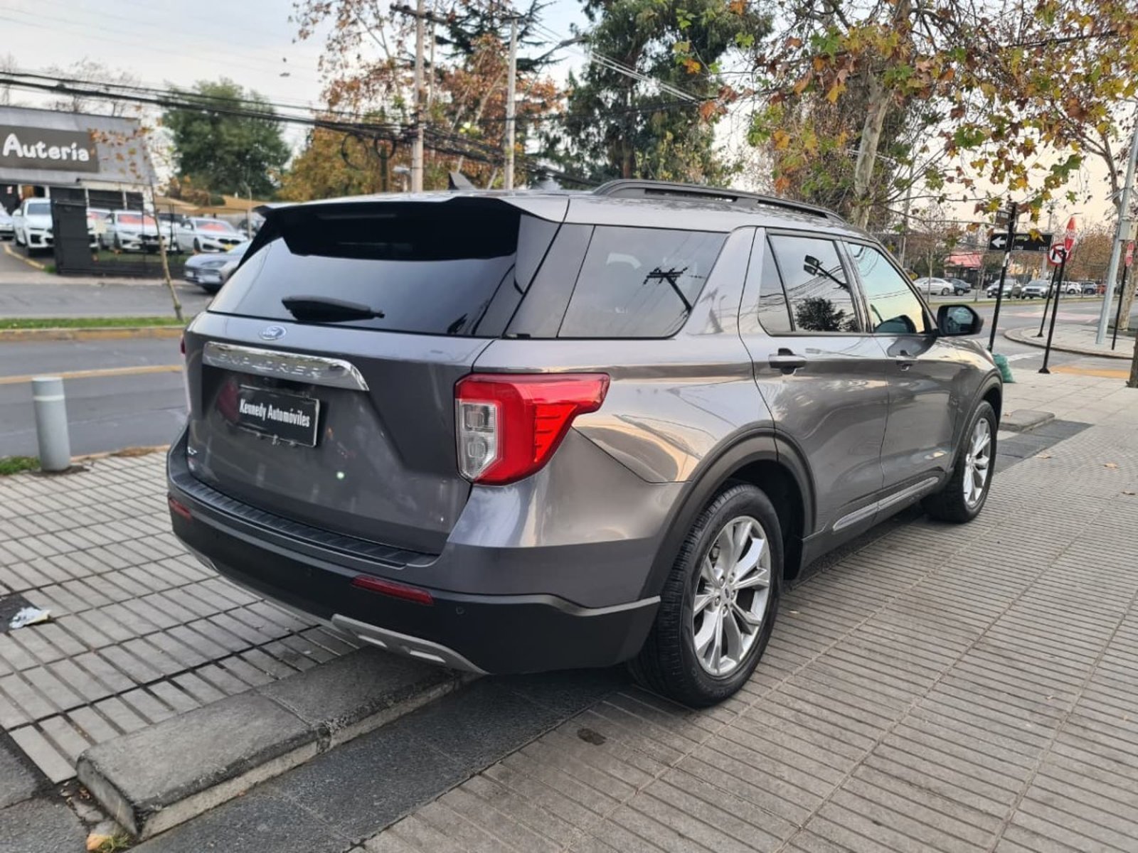Ford EXPLORER 2.3 ECOBOOST XLT 4X2 AT 5P. 2022 - Imagen 8 de 10