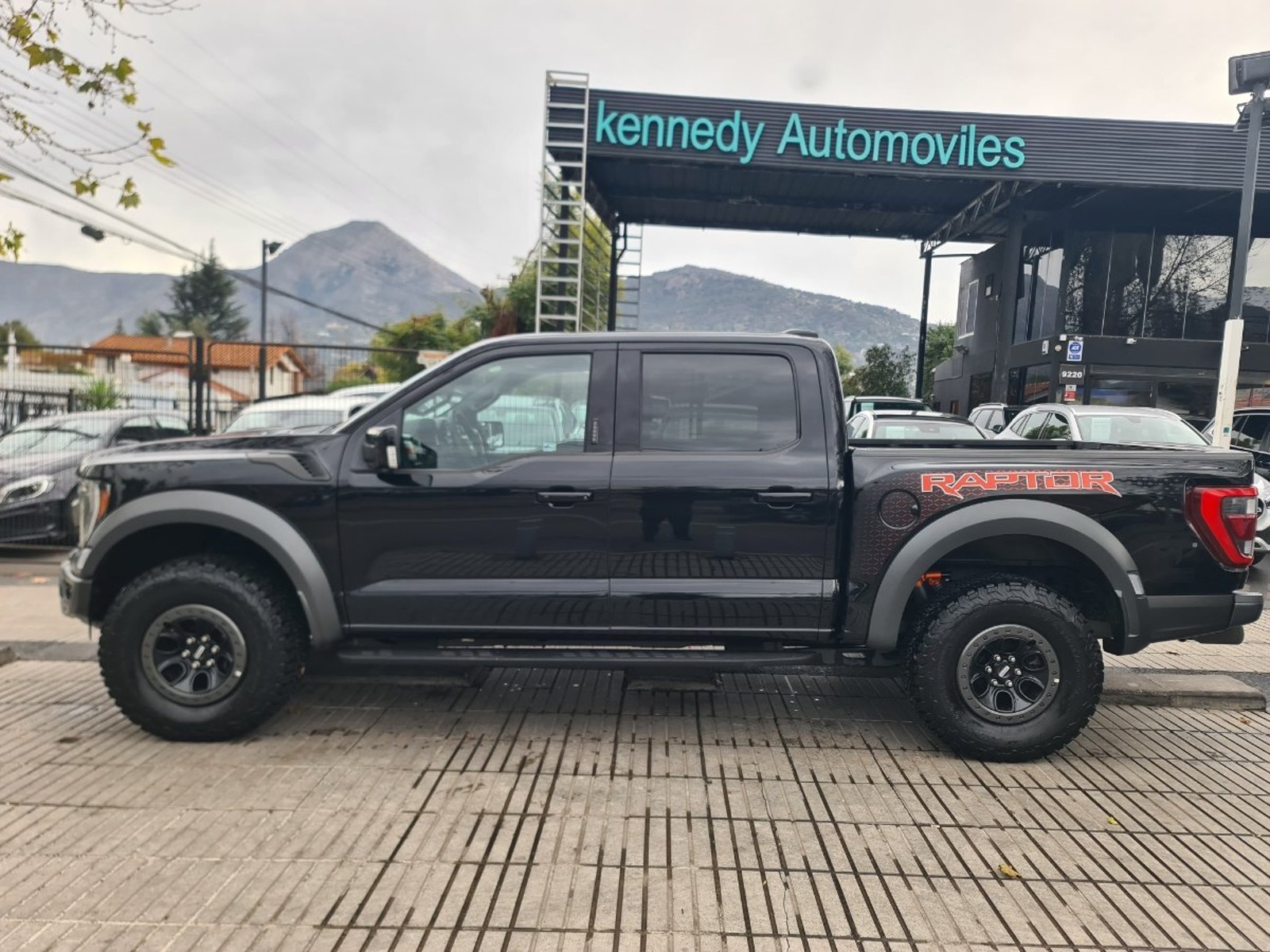 Ford F-150 Raptor 3.5 4X4 DOB. CAB. AT 4P. 2024 - Foto 5 de 10