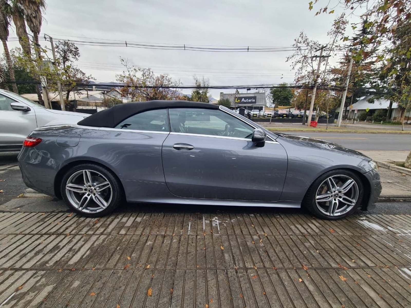 Mercedes-Benz E300 2.0 4X2 CABRIOLET AT 2P. 2019 - Imagen 5 de 10