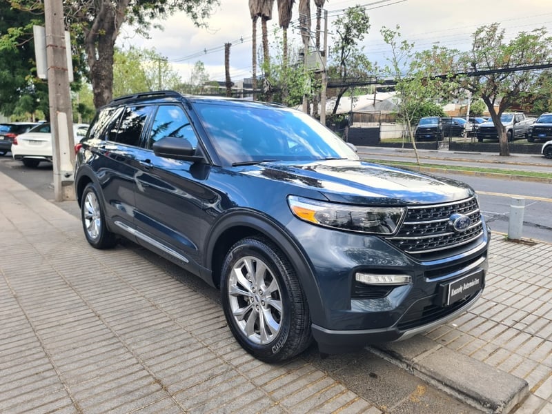 Ford EXPLORER 2.3 ECOBOOST XLT 4X2 AT 5P. 2025 - Imagen 3 de 10