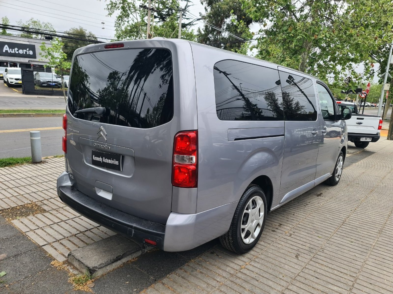 Citroën SPACETOURER 2.0 XL BUSINESS BLUEHDI DIESEL 4X4 150 SS BVM6 MT 2023 - Foto 4 de 10