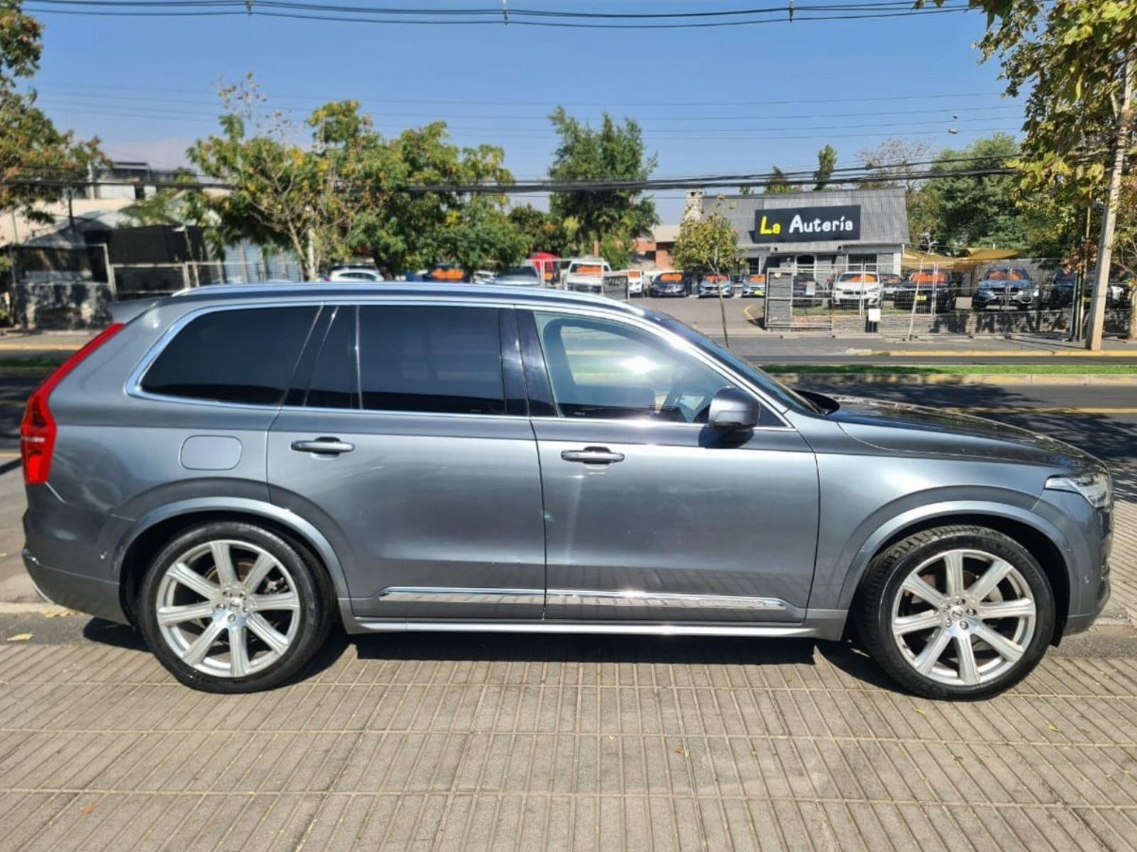 VOLVO XC90 2.0 D5 Inscription Plus Auto 4WD 2019 - Imagen 6 de 10