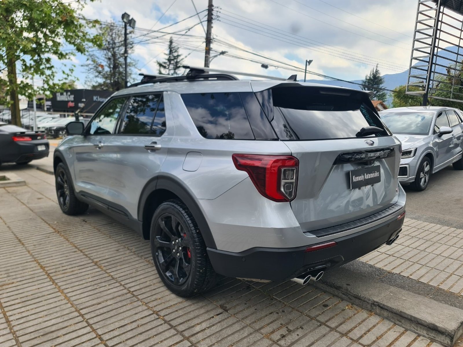 Ford EXPLORER 3.0 ECOBOOST ST 4X4 AT 5P. 2024 - Foto 3 de 10