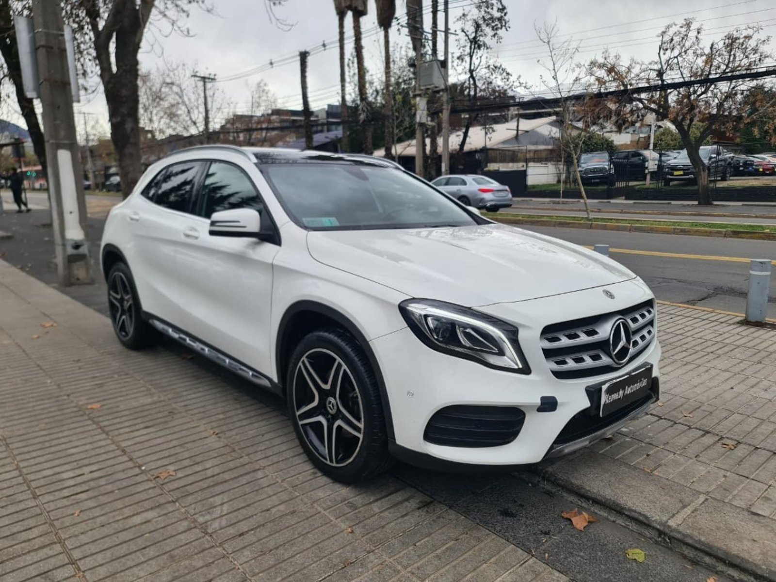 Mercedes-Benz GLA 220 2.1 CDI DIESEL 4MATIC 4X4 AT 5P. 2019 - Foto 2 de 10