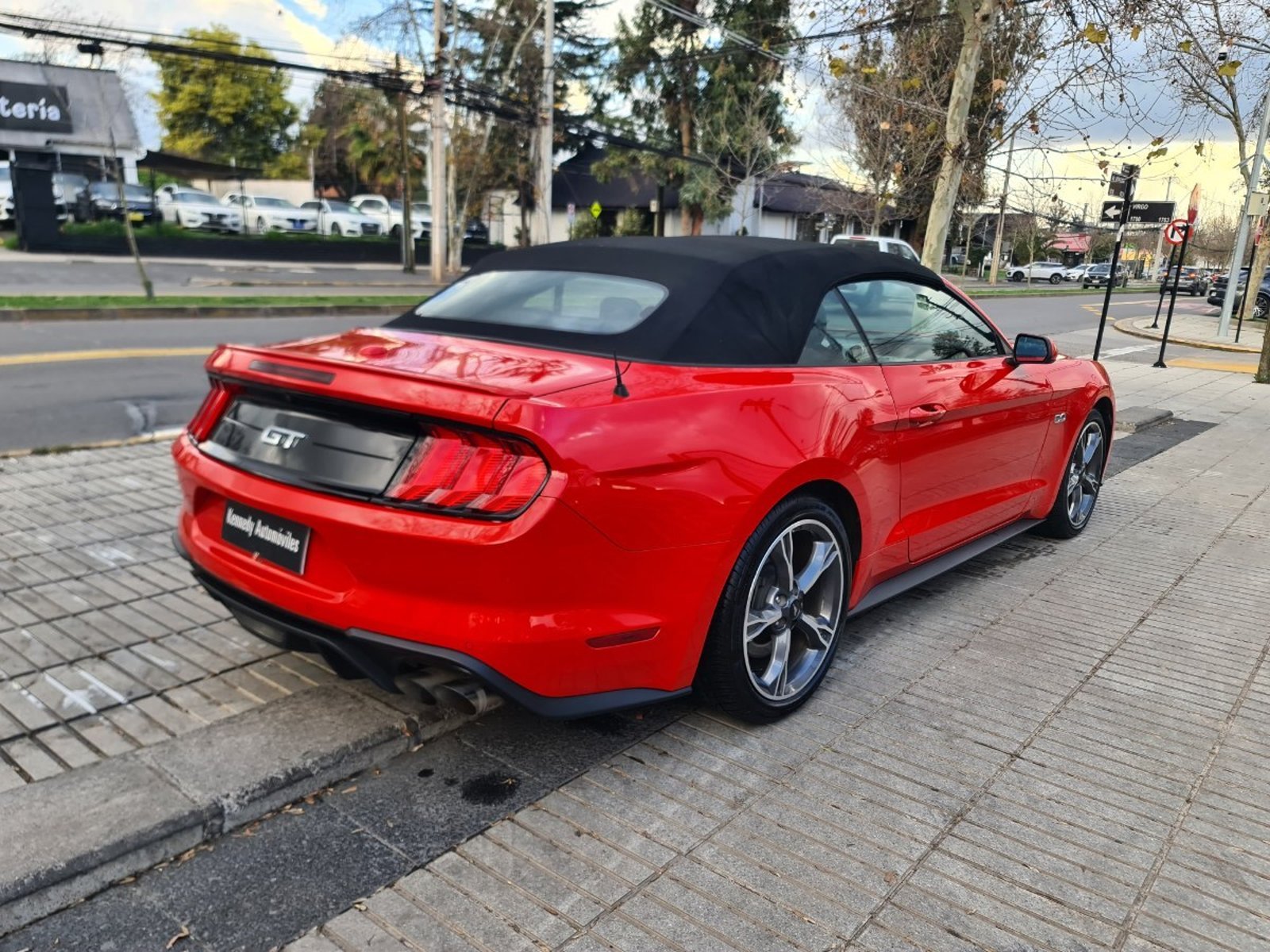 Ford MUSTANG 5.0 GT PREMIUM 4X2 CONVERTIBLE AT 2P. 2023 - Imagen 4 de 10