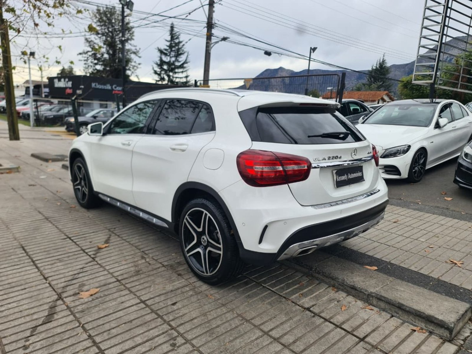 Mercedes-Benz GLA 220 2.1 CDI DIESEL 4MATIC 4X4 AT 5P. 2019 - Foto 3 de 10