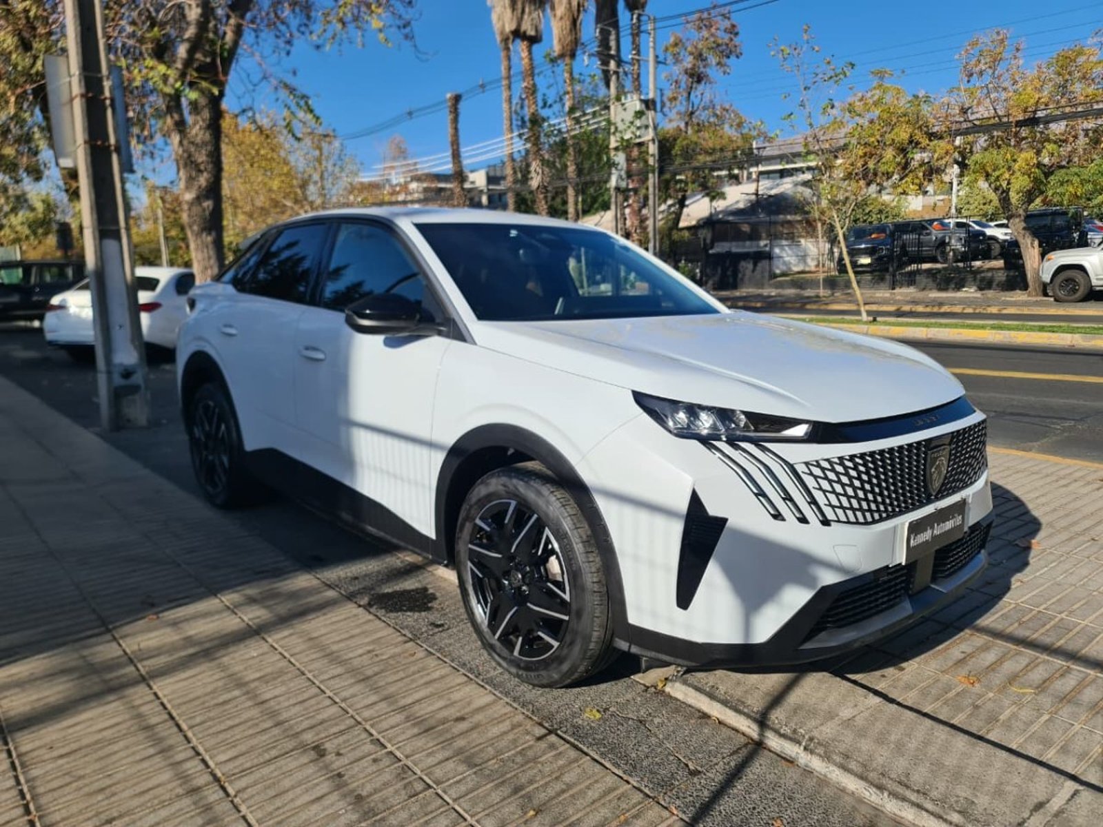 Peugeot 3008 1.2 MHEV 136 Premier eDCT6 2025 - Foto 2 de 10