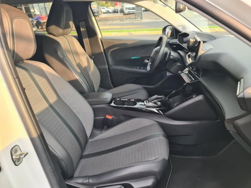 Peugeot 2008 1.5 BlueHDI 130 HP Auto Allure Pack 2022 - Imagen 9 de 10