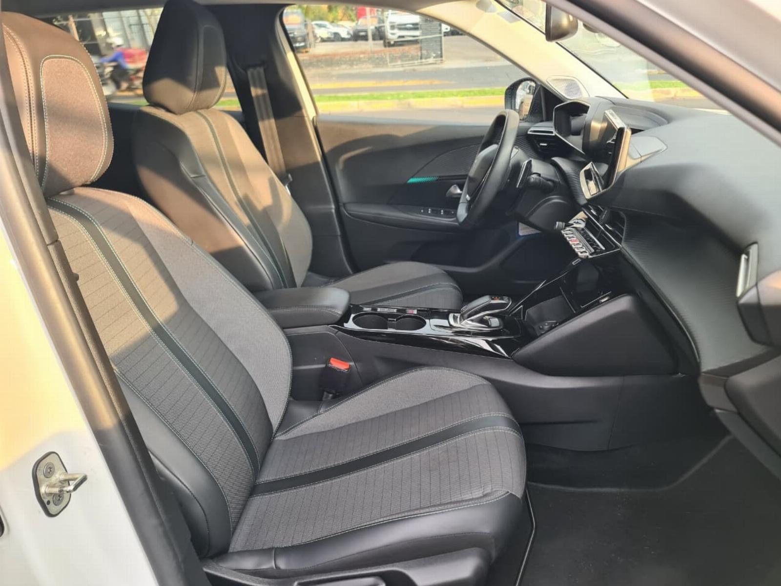 PEUGEOT 2008 1.5 BlueHDI 130 HP Auto Allure Pack 2022 - Imagen 7 de 8
