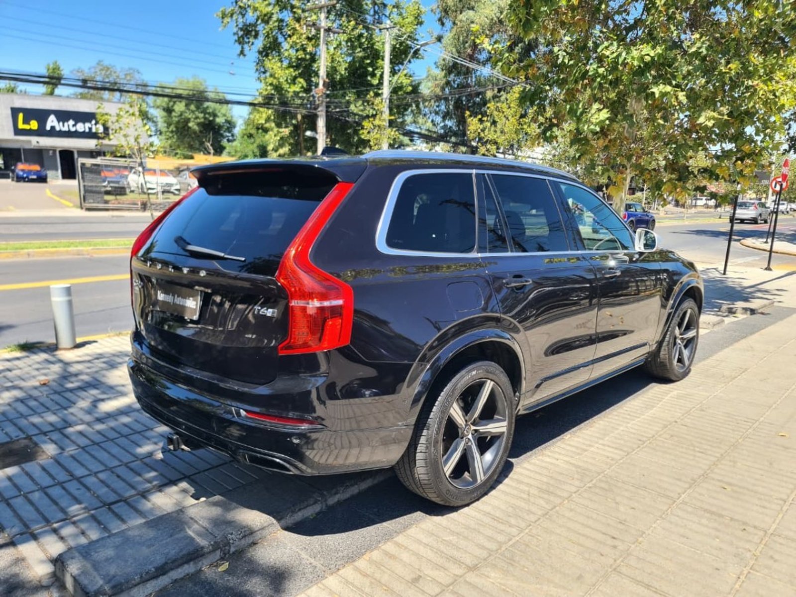 VOLVO XC90 2.0 T6 R-Design Auto 4WD 2018 - Imagen 8 de 10