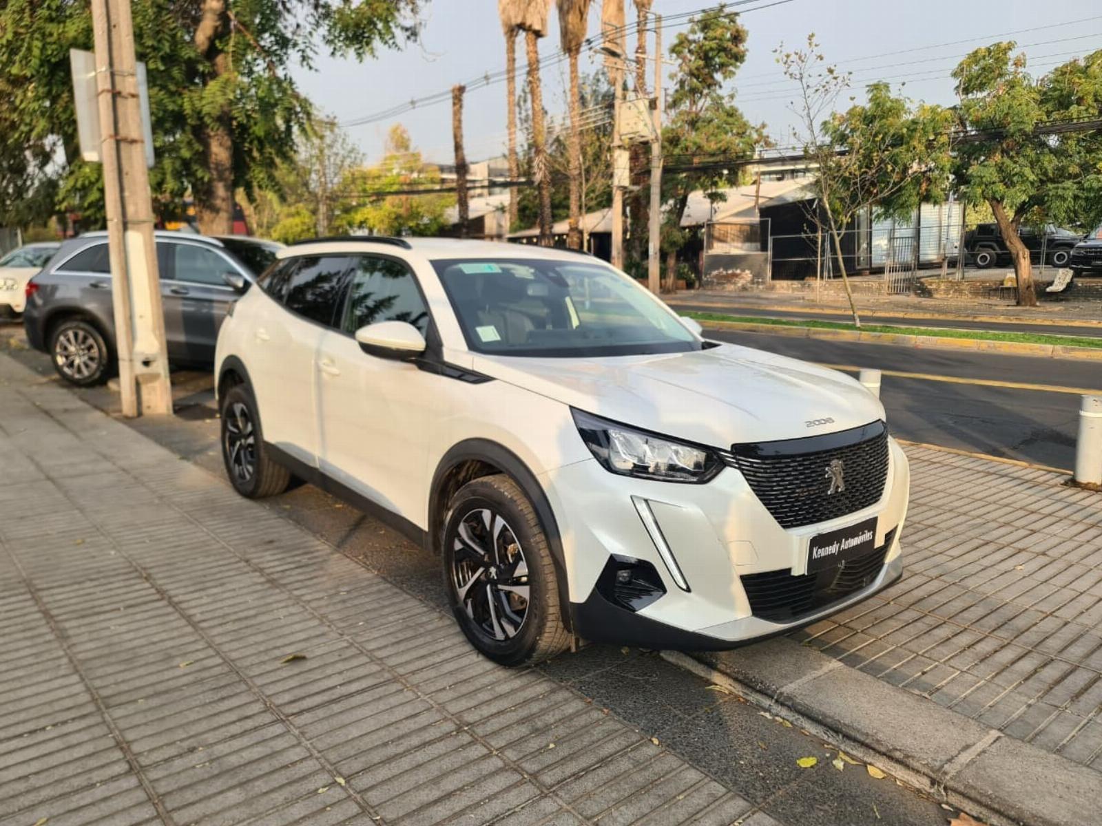 Peugeot 2008 1.5 BlueHDI 130 HP Auto Allure Pack 2022 - Foto 3 de 10