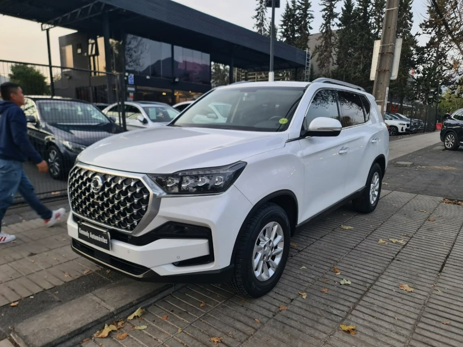 SsangYong REXTON 2.2T GLX DIESEL 4X2 6AB 8AT 5P. 2022 - Foto 2 de 10