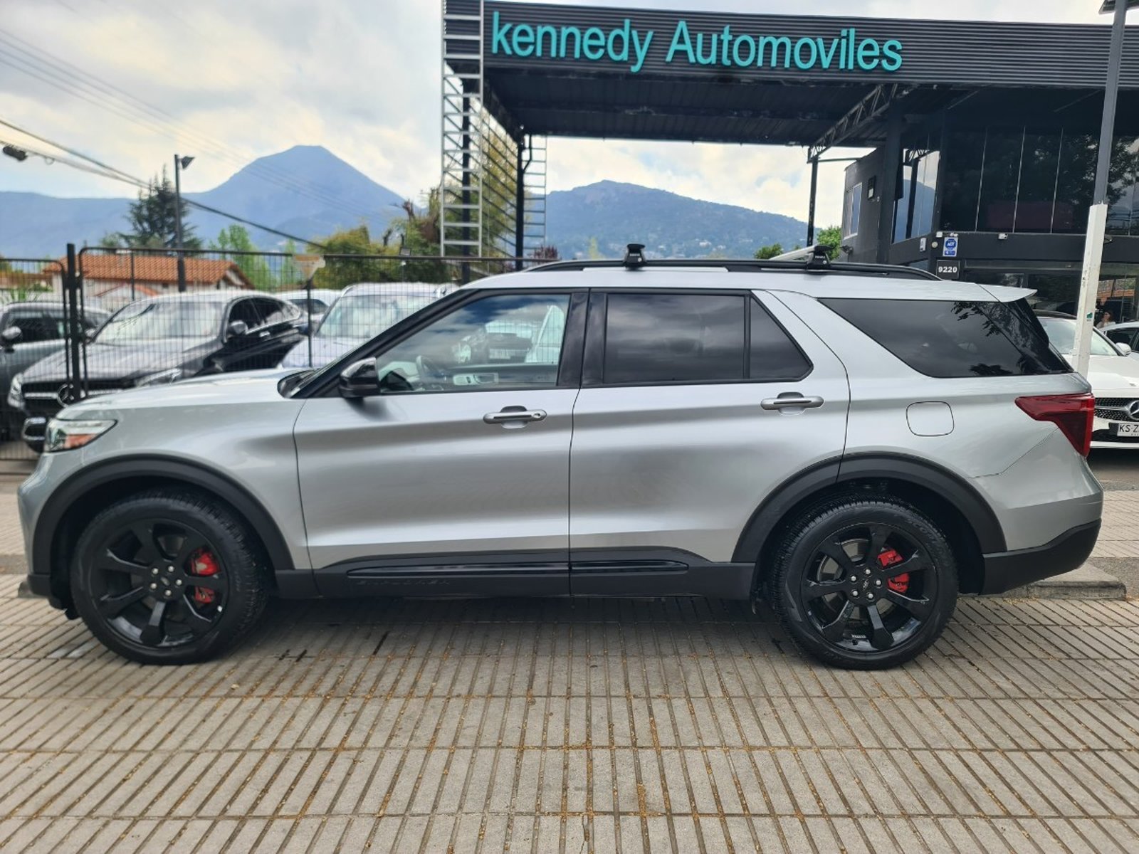 Ford EXPLORER 3.0 ECOBOOST ST 4X4 AT 5P. 2024 - Foto 5 de 10