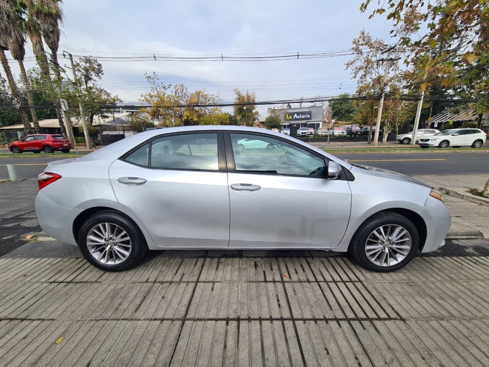 Toyota COROLLA 1.8 GLI 4X2 MG0 MT 4P. 2015 - Imagen 3 de 10