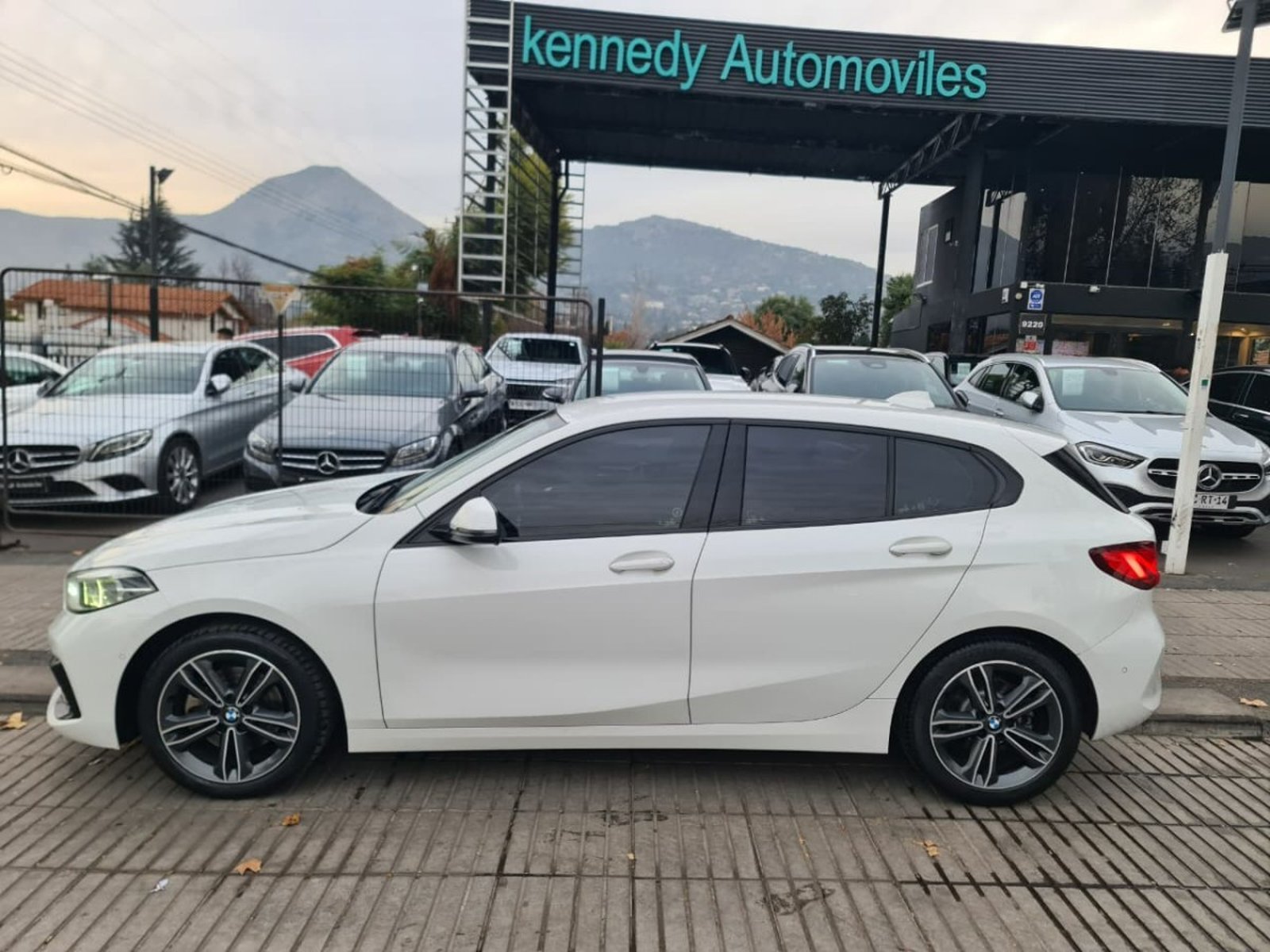 BMW 118 2.0 D DYNAMIC DIESEL 4X2 AT 5P. 2021 - Imagen 9 de 10