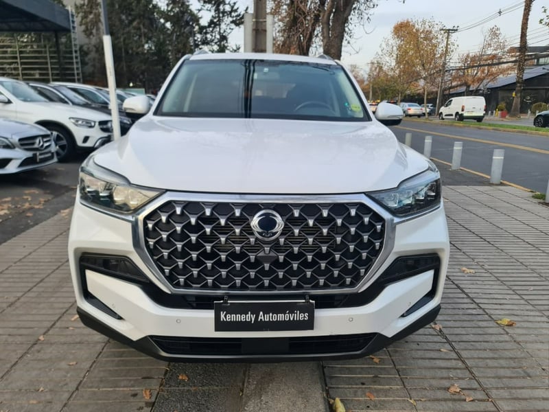 SsangYong REXTON 2.2T GLX DIESEL 4X2 6AB 8AT 5P. 2022 - Imagen 4 de 10