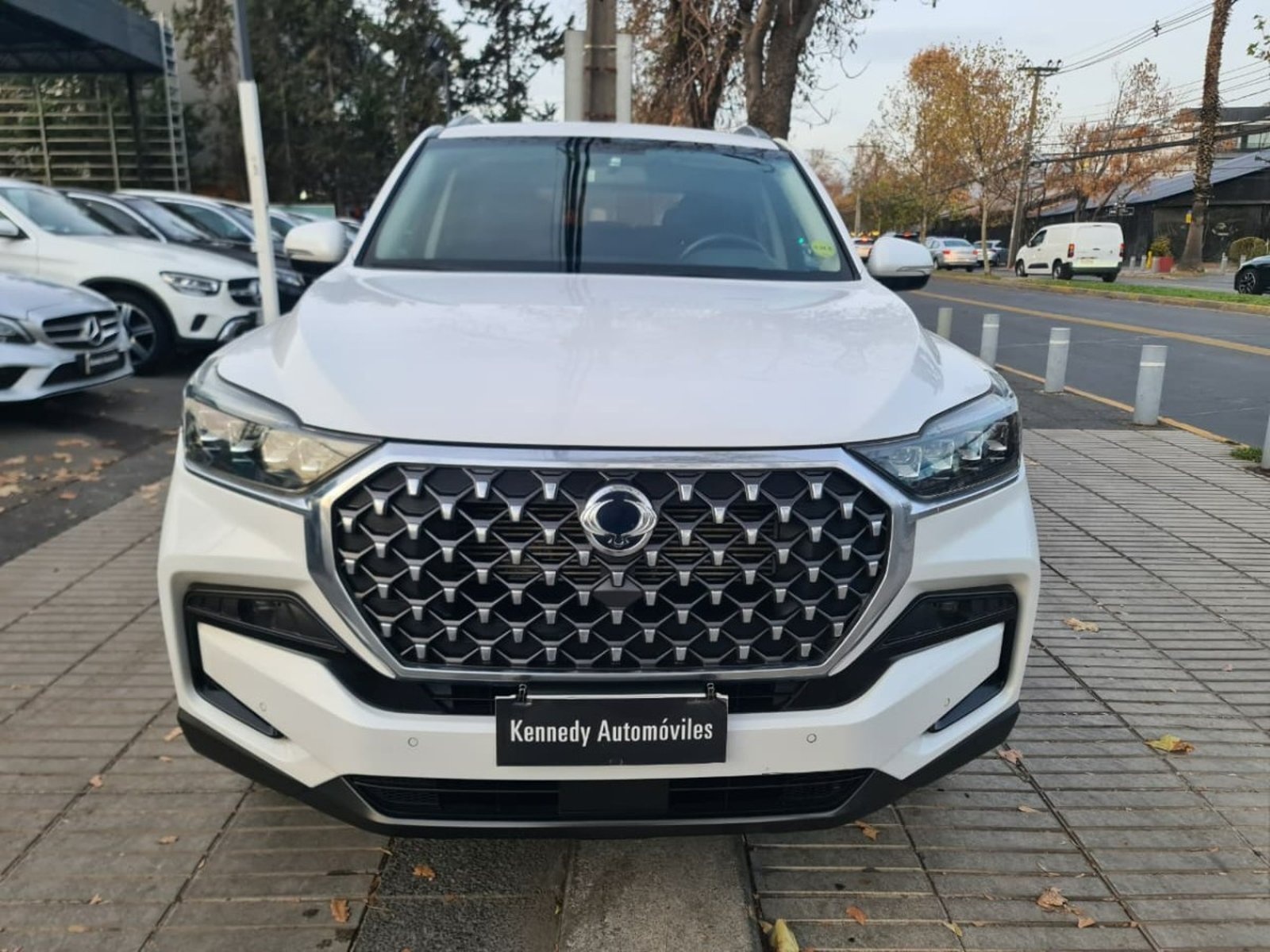 SsangYong REXTON 2.2T GLX DIESEL 4X2 6AB 8AT 5P. 2022 - Foto 4 de 10