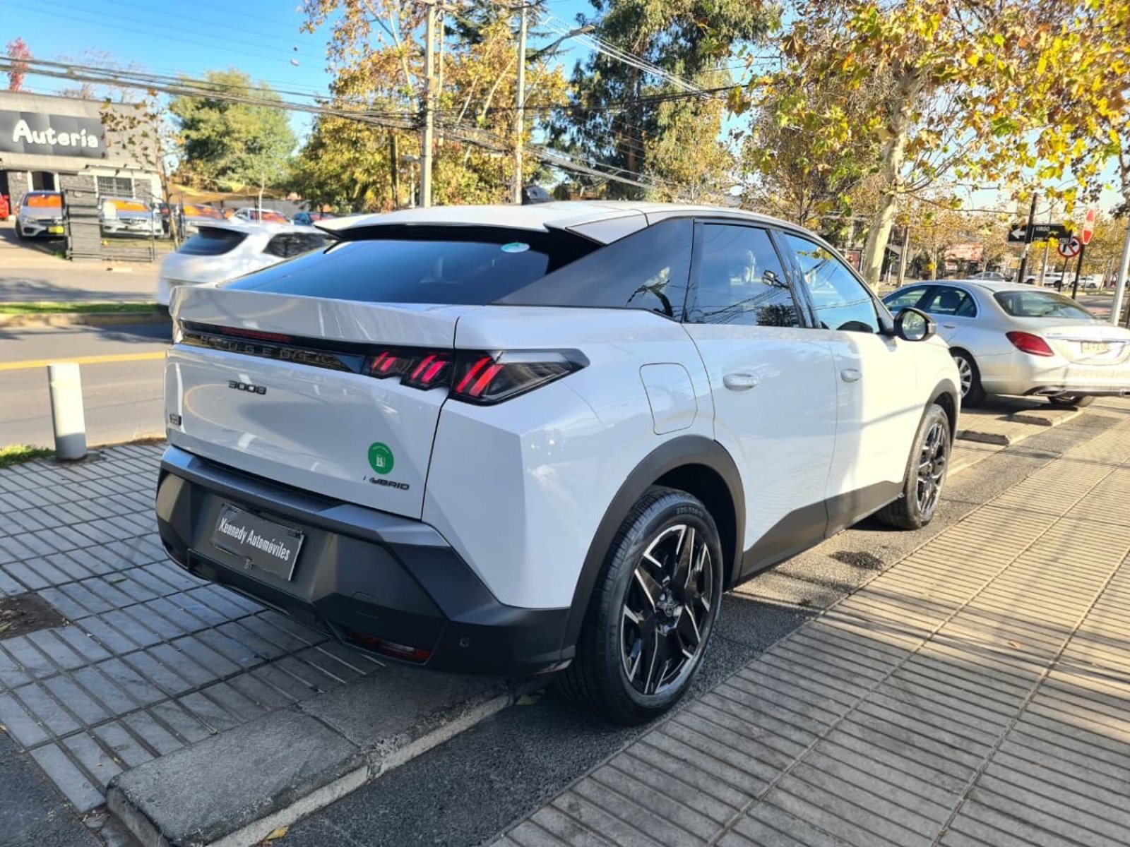 PEUGEOT 3008 1.2 MHEV 136 Premier eDCT6 2025 - Imagen 7 de 9