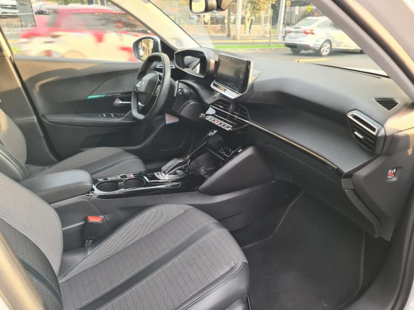 PEUGEOT 2008 1.5 BlueHDI 130 HP Auto Allure Pack 2022 - Imagen 8 de 8