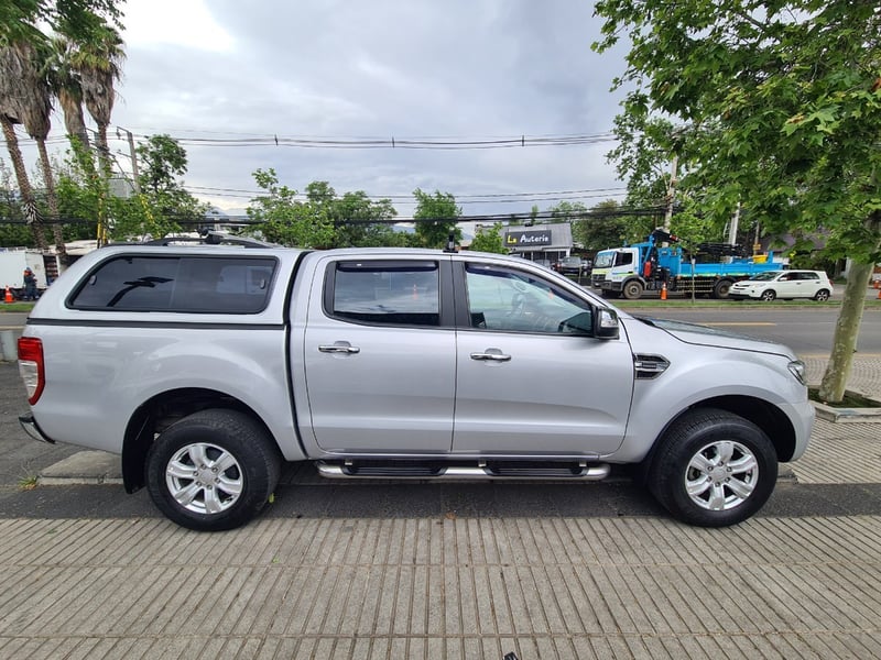Ford RANGER 2.5 XLT 4X2 DOB. CAB. MT 4P. 2023 - Imagen 6 de 10
