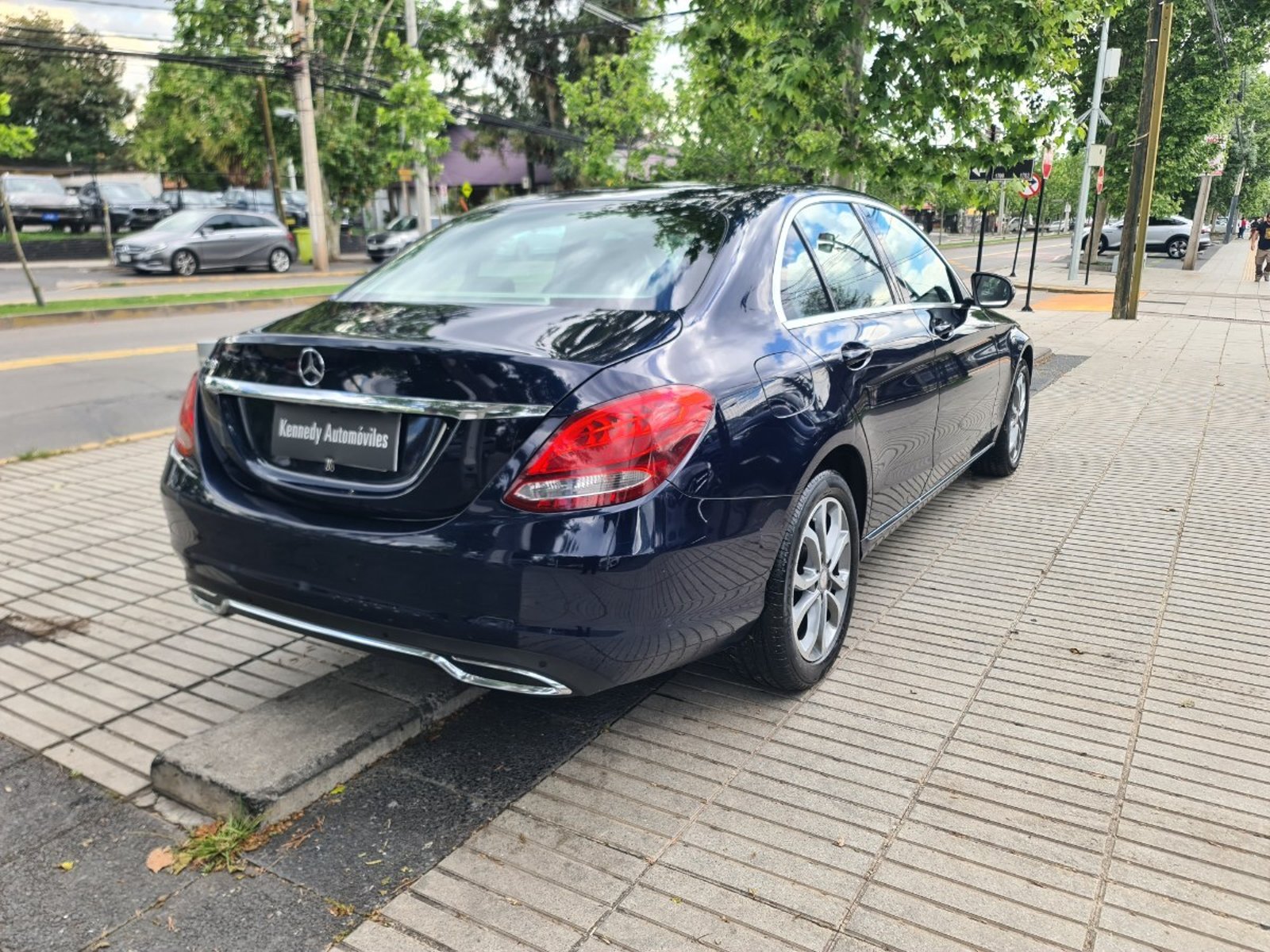 Mercedes-Benz C180 1.8 4X2 AT 4P. 2017 - Foto 4 de 10