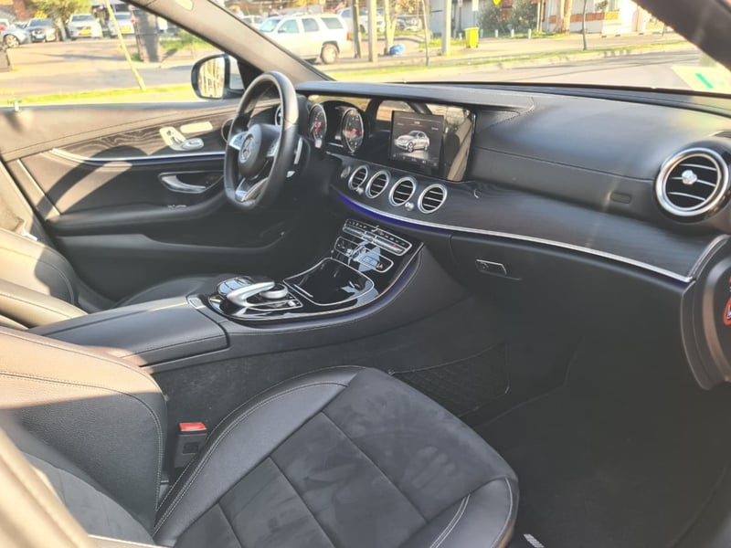 Mercedes-Benz E300 2.0 LOOK AMG 4X2 AT 4P. 2019 - Imagen 10 de 10