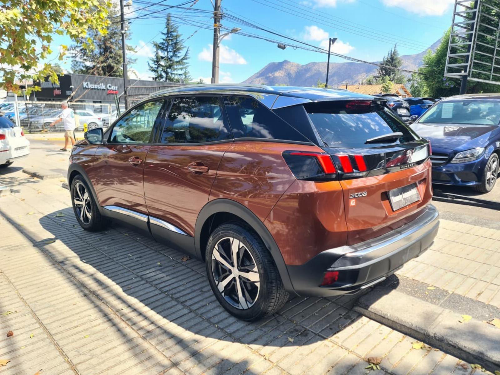 PEUGEOT 3008 1.6 THP 165 Auto Allure 2019 - Imagen 6 de 9
