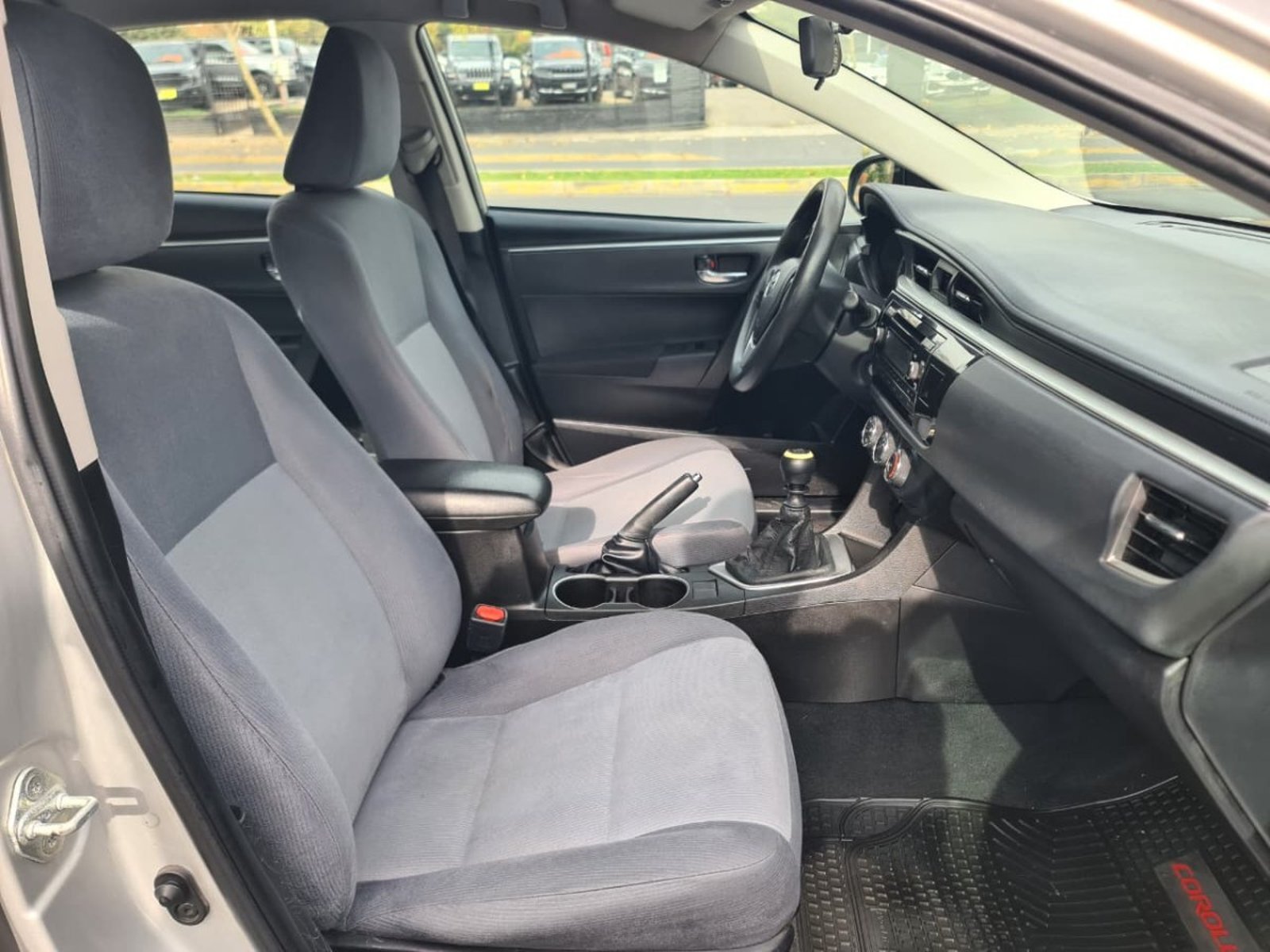 Toyota COROLLA 1.8 GLI 4X2 MG0 MT 4P. 2015 - Imagen 10 de 10