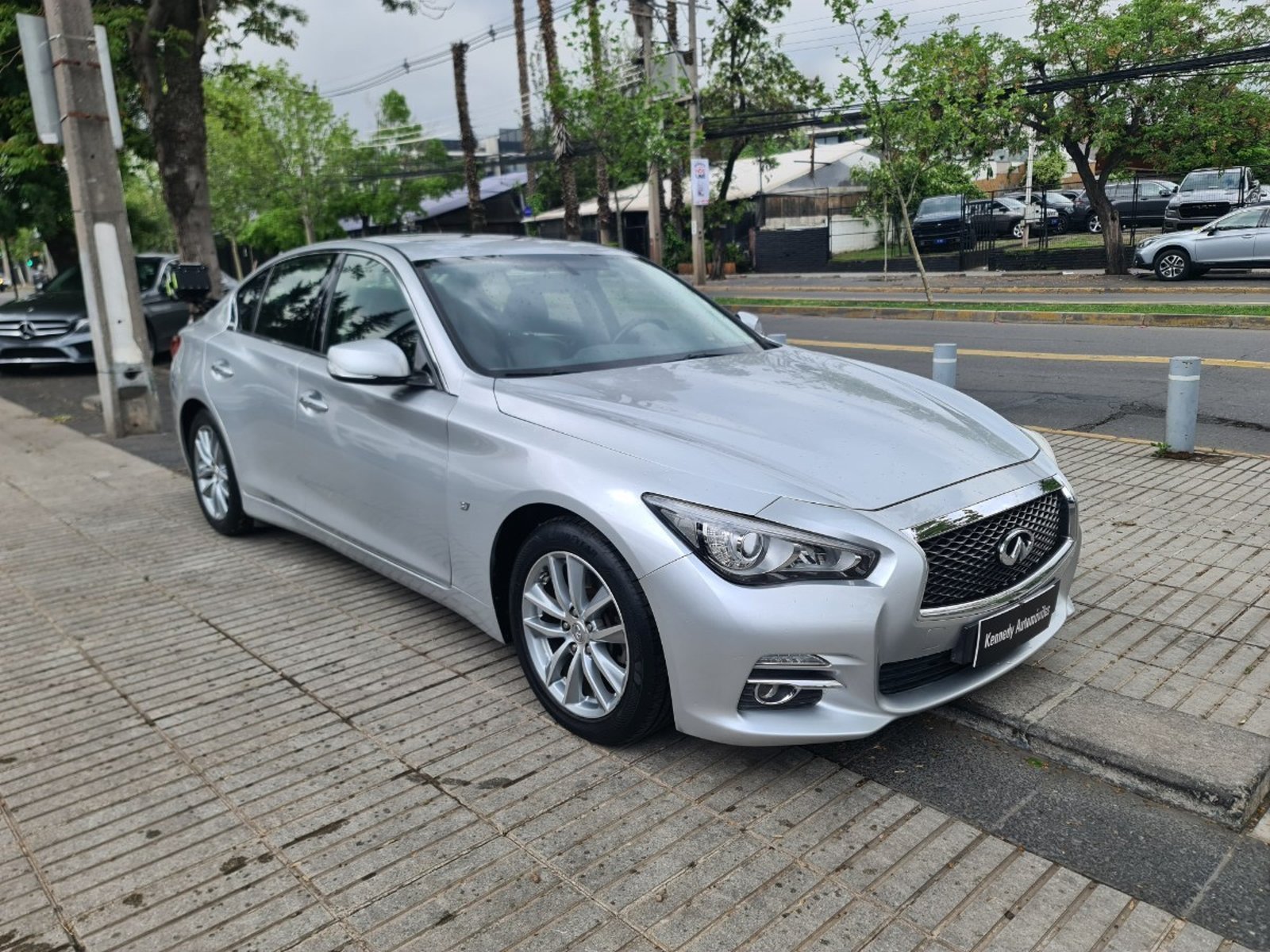 Infiniti Q50 3.7 4X2 AT 4P. 2015 - Foto 2 de 10