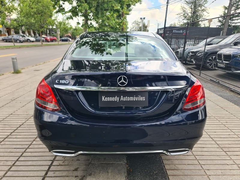 Mercedes-Benz C180 1.8 4X2 AT 4P. 2017 - Imagen 8 de 10