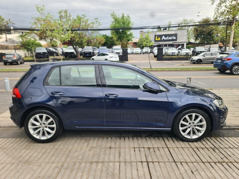 Volkswagen GOLF 2.0 TDI HIGHLINE DIESEL 4X2 AT 5P. 2018 - Imagen 6 de 10