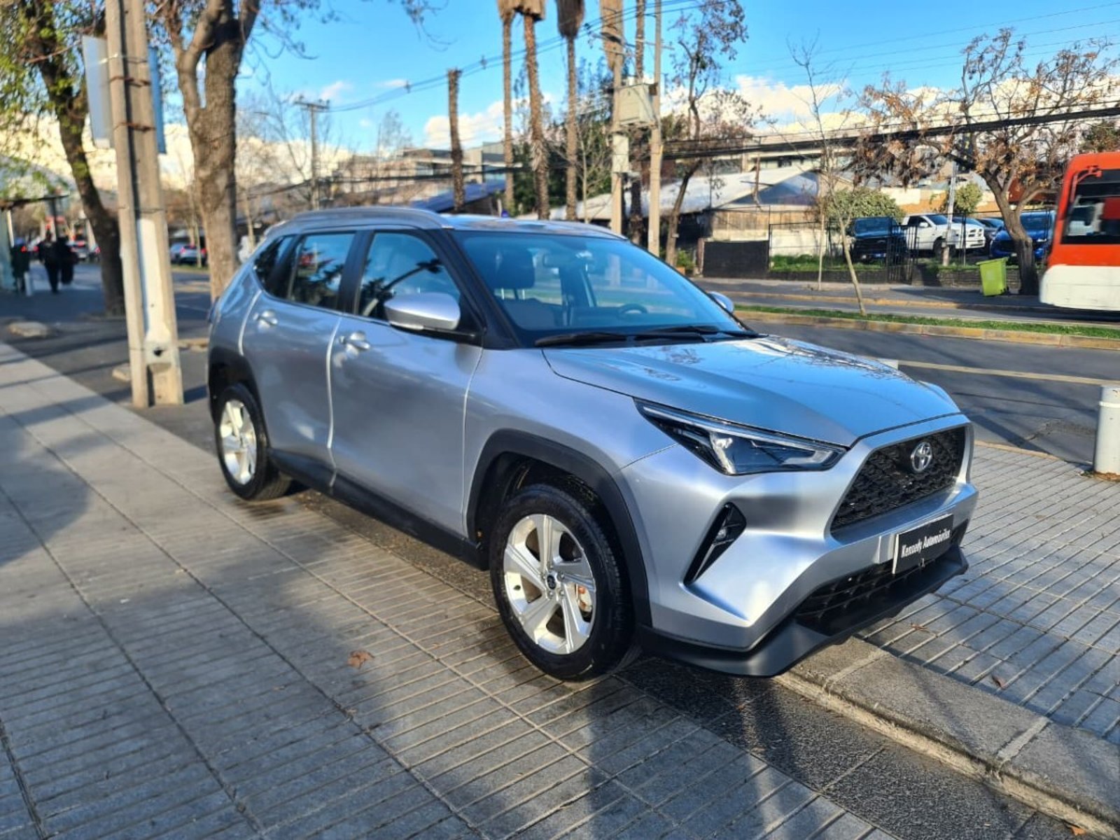 Toyota YARIS CROSS 1.5 XI 4X2 CVT AT 5P. 2025 - Imagen 3 de 10