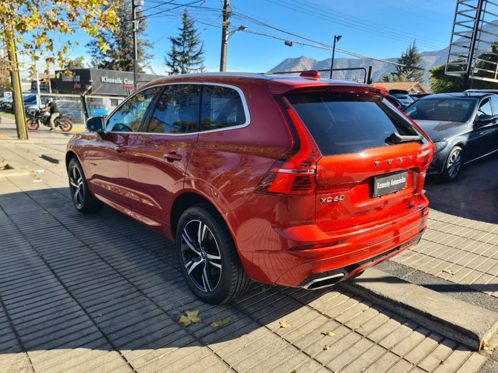 VOLVO XC60 2.0 T6 R-Design Auto 4WD 2019 - Imagen 5 de 9