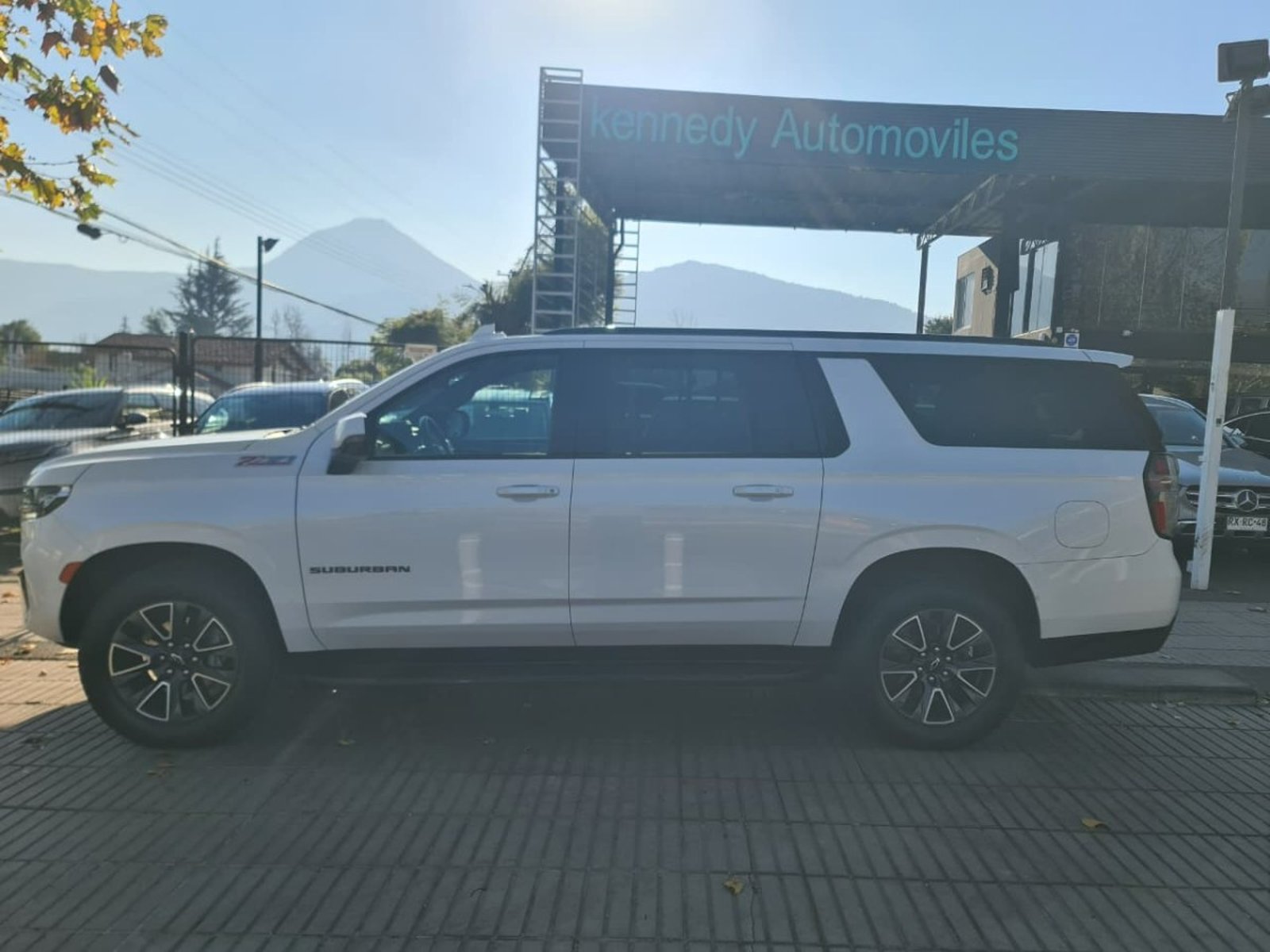 Chevrolet SUBURBAN 5.3L Z71 AWD AT 5P. 2022 - Foto 4 de 10