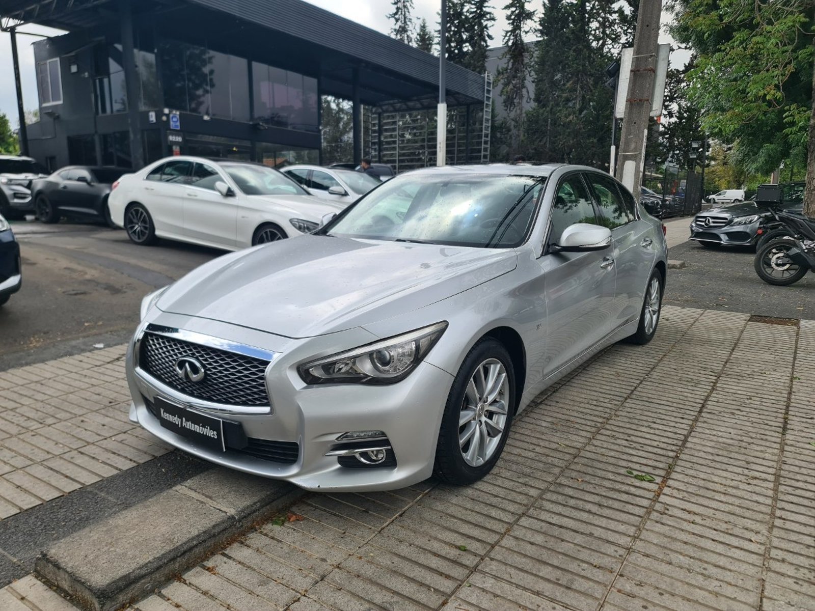 Infiniti Q50 3.7 4X2 AT 4P. 2015 - Foto 3 de 10