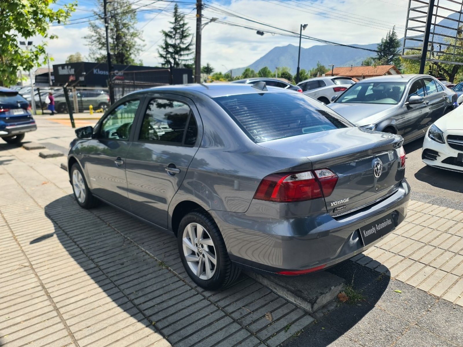 Volkswagen VOYAGE 1.6 COMFORTLINE 4X2 AC 2AB MT 4P. 2022 - Foto 2 de 10