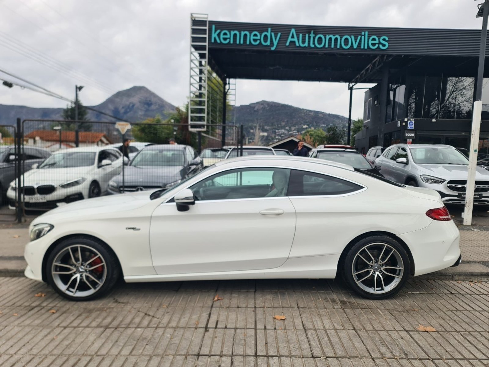 Mercedes-Benz C180 1.6 SPORT 4X2 COUPE AT 2P. 2017 - Foto 2 de 10