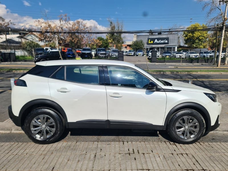 Peugeot 2008 1.2 ACTIVE PURETECH 130 4X2 MT 5P. 2023 - Imagen 7 de 10